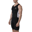 Trinovate Essential Trisuit Herren schwarz-weiß, Ansicht von der Seite am männlichen Modell