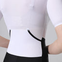 Trinovate Essential Aero Sleeved Trisuit, Damen, midnight-black, Detailansicht Rückentaschen von hinten am weiblichen Modell