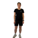Trinovate Essential T-Shirt, Damen, schwarz, Gesamtansicht von vorn am weiblichen Modell